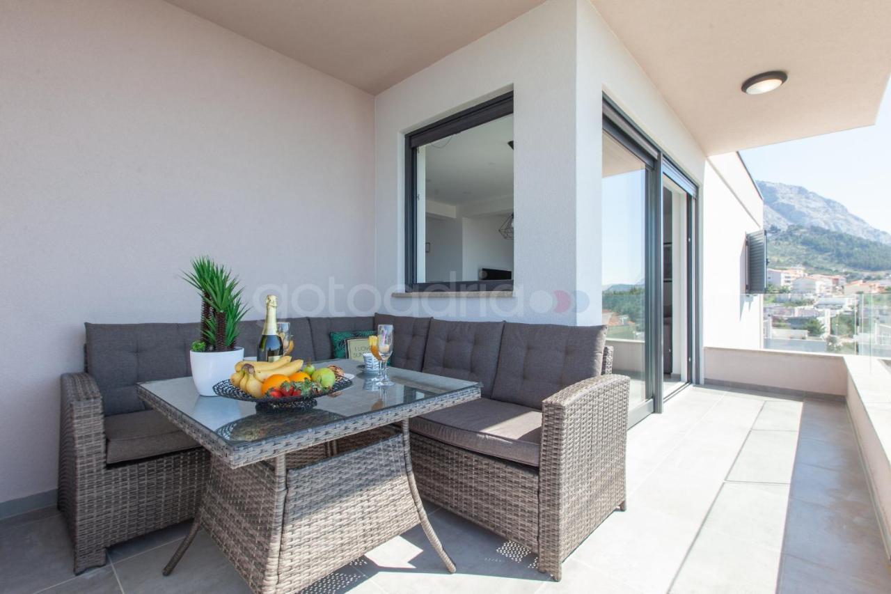 Luxury Apartment Sofia -Free Beach Parking Makarska Exterior photo