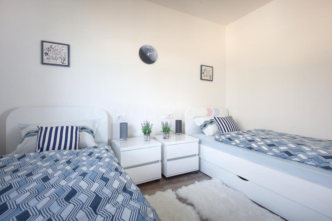 Luxury Apartment Sofia -Free Beach Parking Makarska Exterior photo