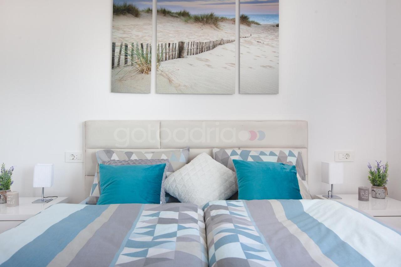 Luxury Apartment Sofia -Free Beach Parking Makarska Exterior photo